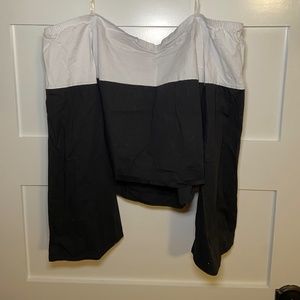 Black and white long sleeve flowy crop top